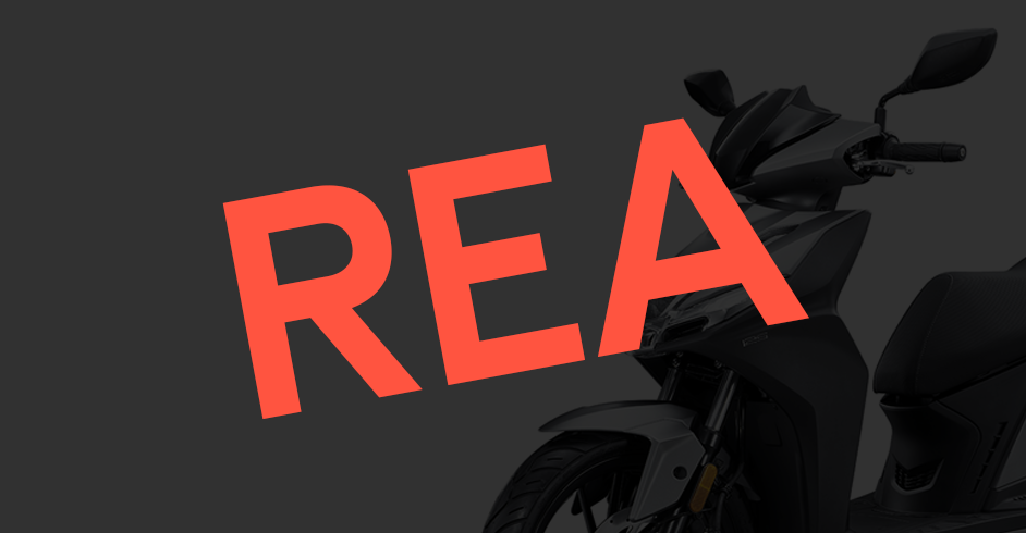 Framd&auml;cket p&aring; en moped i sn&ouml;. texten "Vinterutrusta din moped"